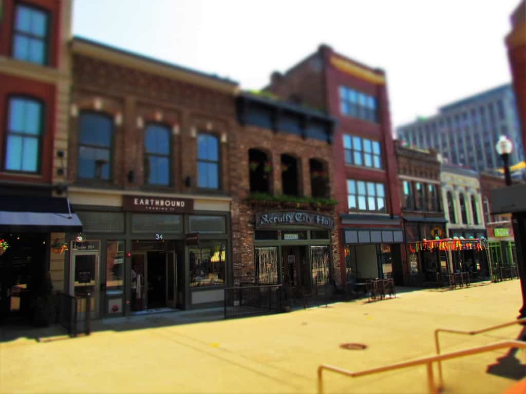 Market Square is filled with retail and dining destinations that make spending 24 hours in downtown Knoxville more enjoyable.