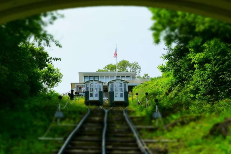 Riding The World's Shortest Railway in Dubuque Our Changing Lives